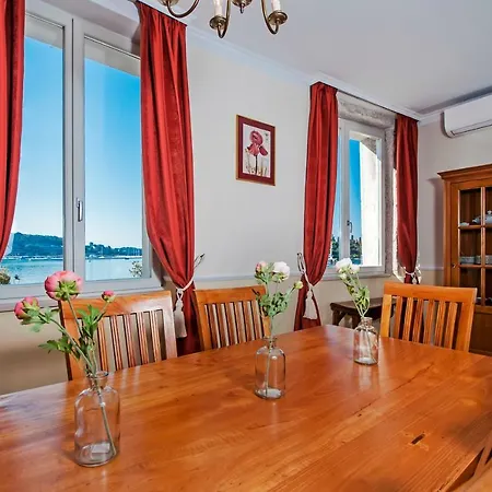 Adriatic Royal Sea View Apartment Rovinj