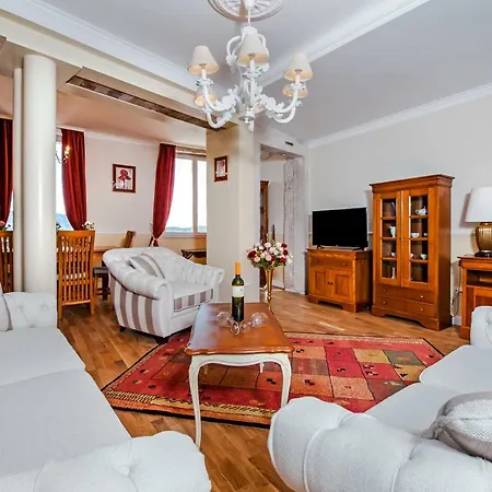 Adriatic Royal Sea View Apartment *