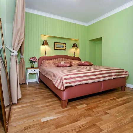 Adriatic Royal Sea View Apartment *